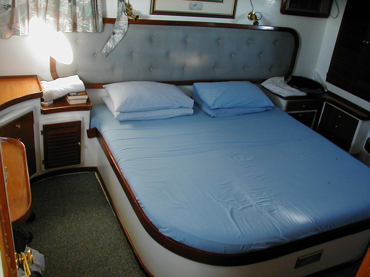 Safari Lake Cruise - Lake Kariba Houseboat Matusadona Zimbabwe